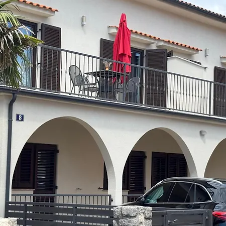 Ein Haus In Der Sonne * Malinska